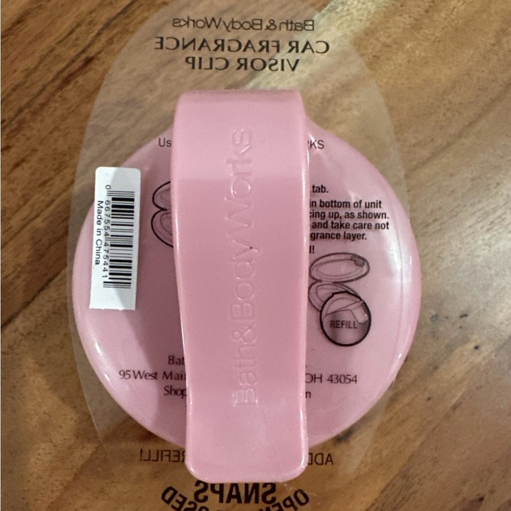 Bath & Body Works: Cute Smores Car Fragrance Scentportable Holder Visor Clip - Picture 3 of 3